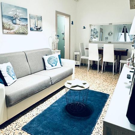 Casa Giro Apartment Carrara Bagian luar foto
