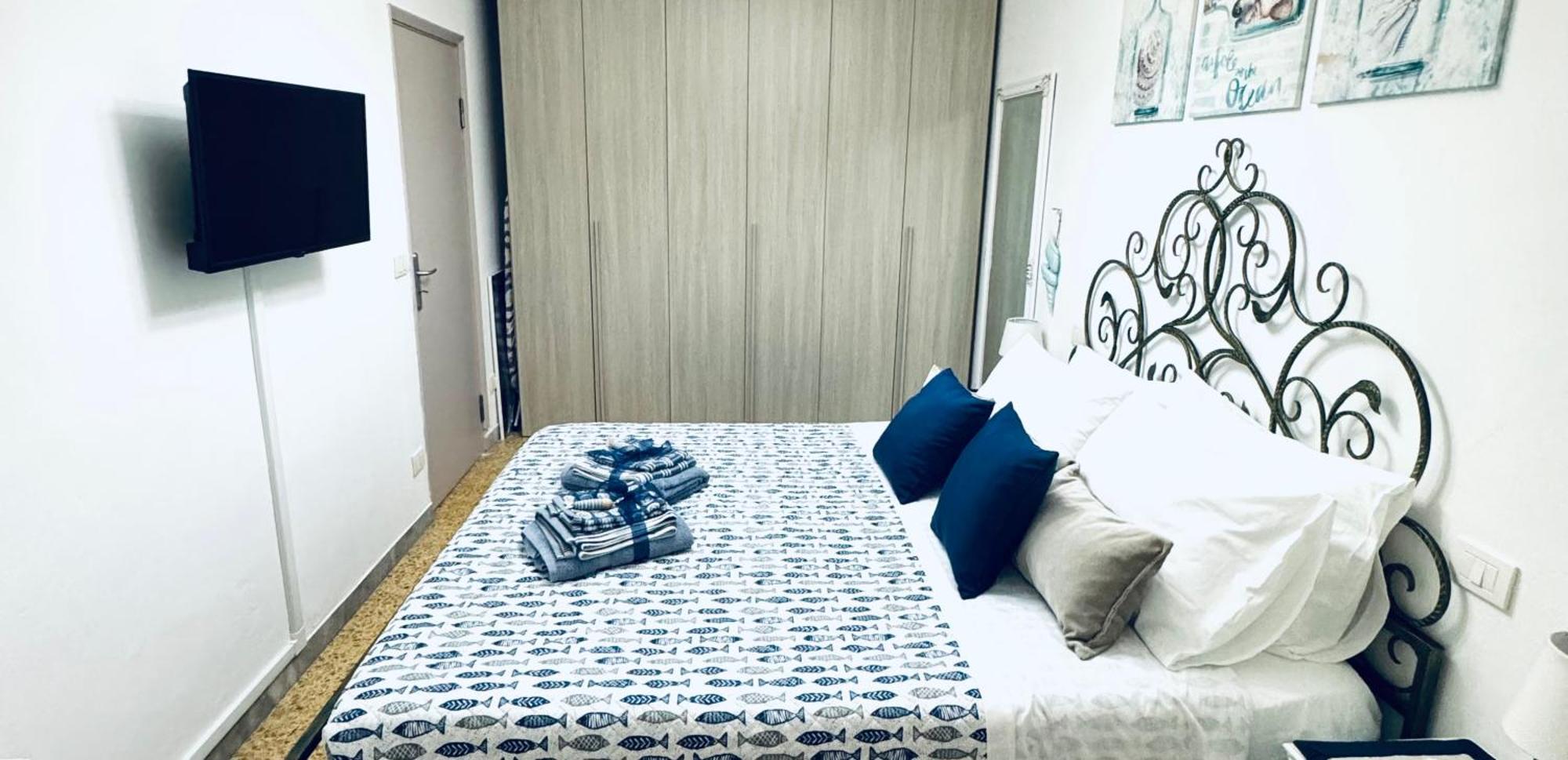 Casa Giro Apartment Carrara Bagian luar foto